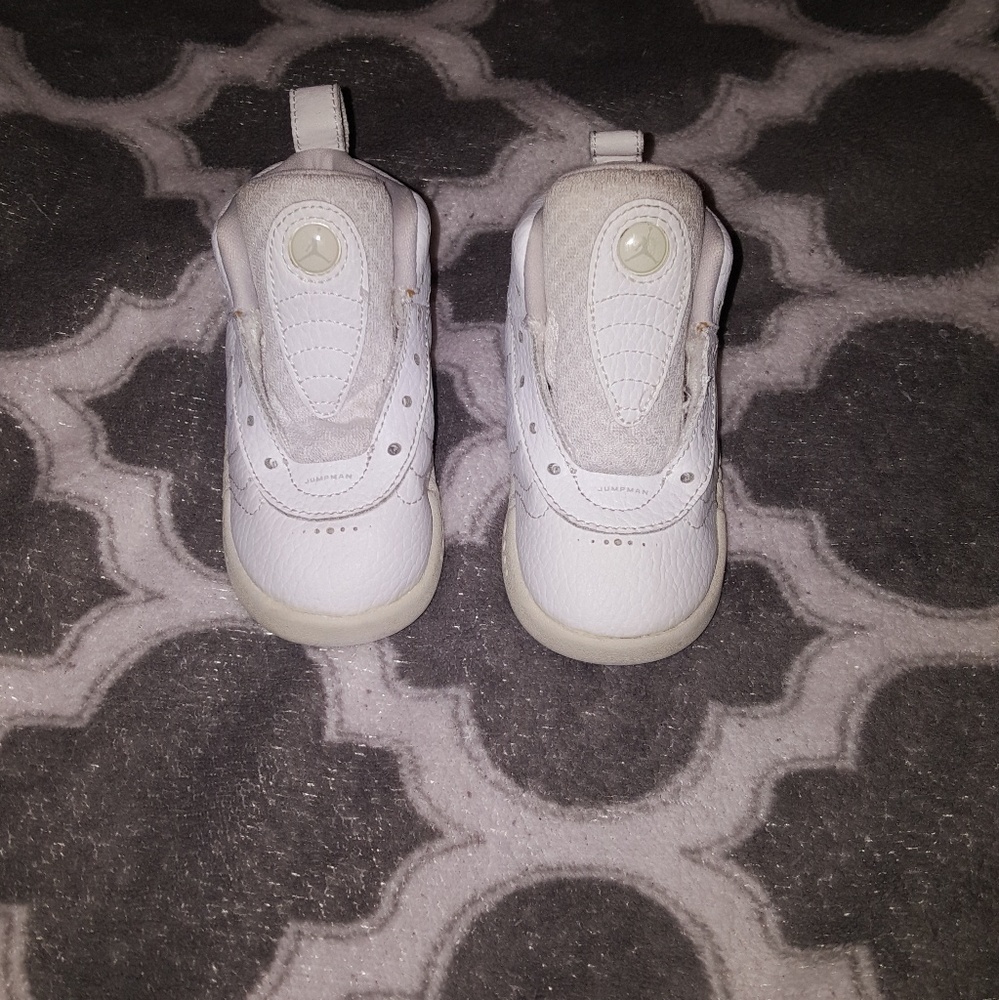 Kids All White Jordan Sneakers Unisex Size 6c